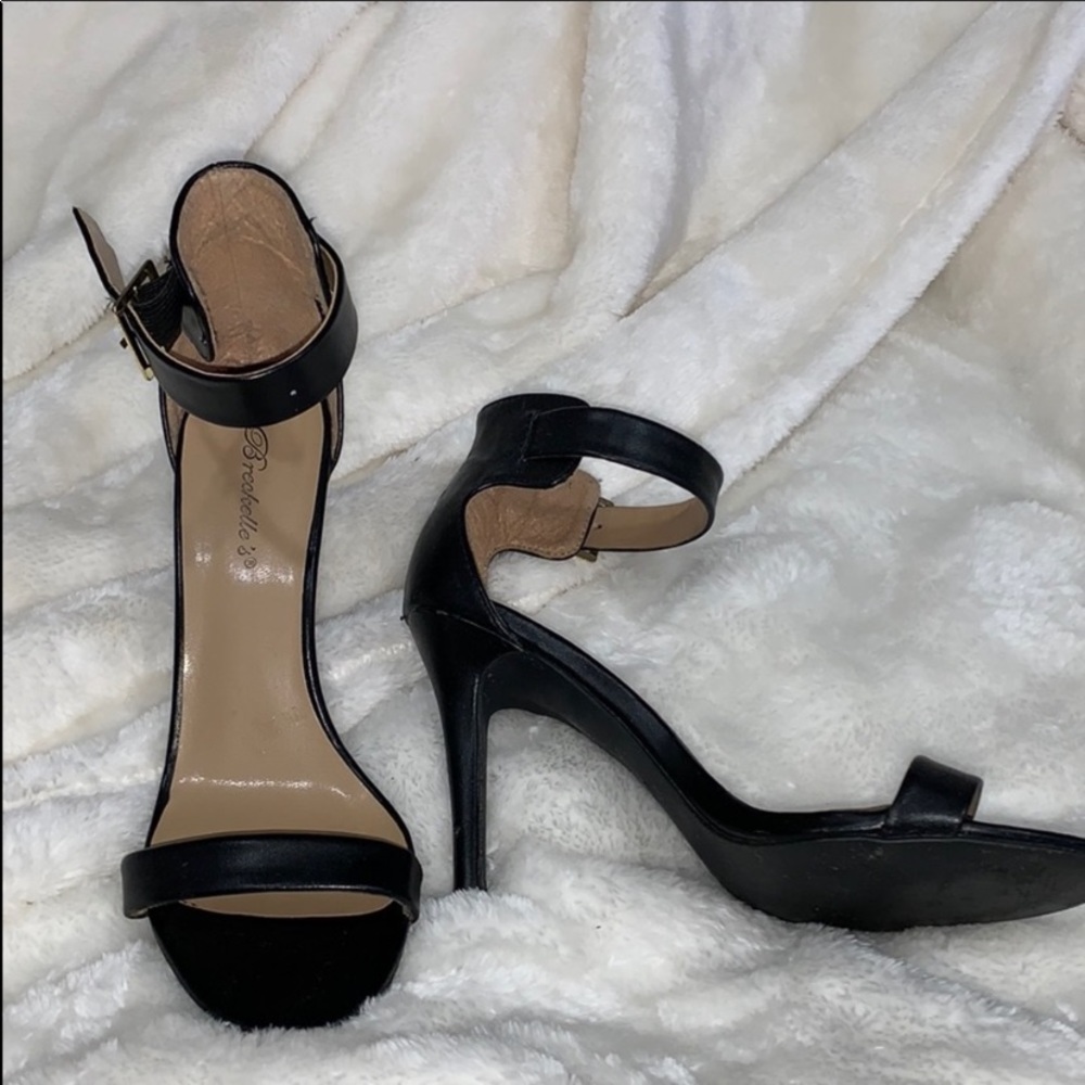 Black simple heels